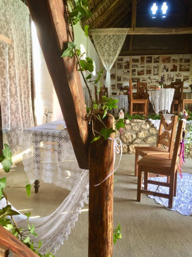 Готель Levendula Porta Es Pajtaszinhaz Орфів Екстер'єр фото