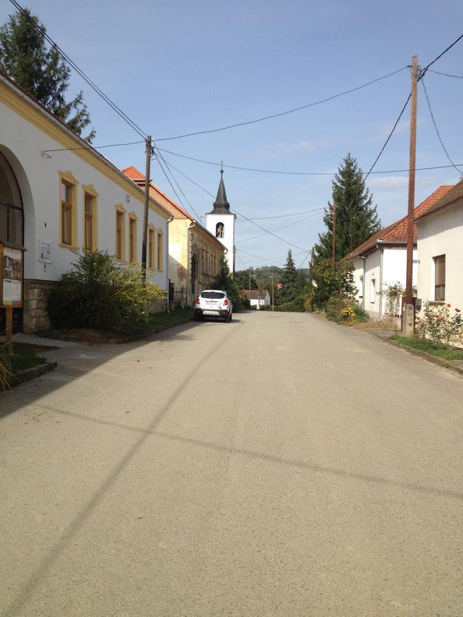 Готель Levendula Porta Es Pajtaszinhaz Орфів Екстер'єр фото